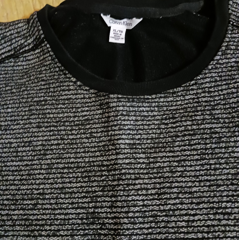 Mens Calvin klien crew neck xl brand new